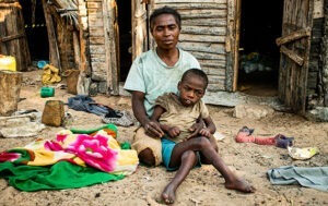 In Madagascar Mara & Maharavo, who has a disability, urgently need help due to the famine.