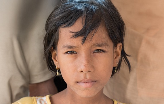Hosnima in Bangladesh is regaining strength at the cbm-funded physiotherapy centre in Cox's Bazar.