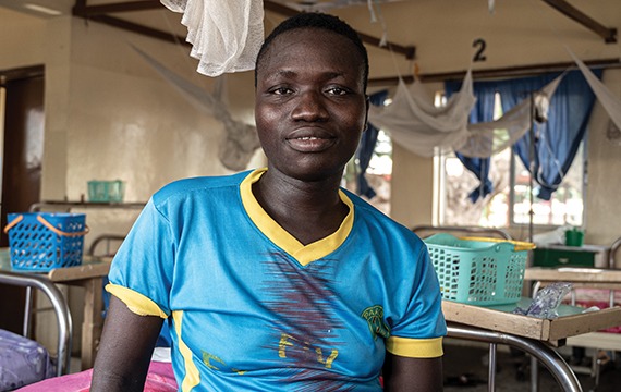 Comfort from Nigeria in a cbm-funded hospital, awaiting her obstetric fistula surgery.